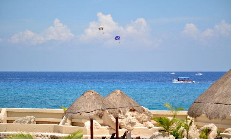 parasailing in Cozumel
