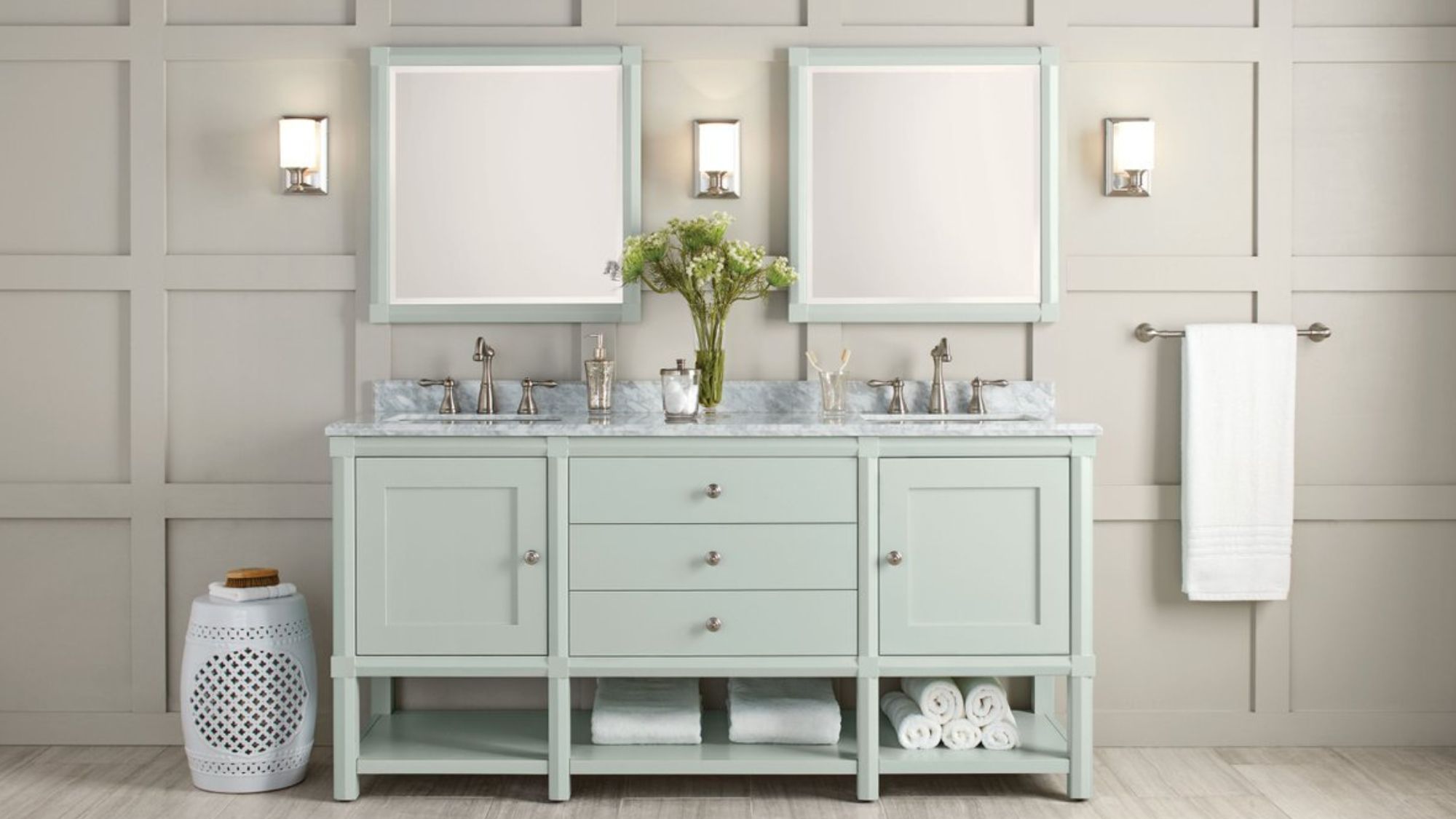 A picture of bathroom giving trending suggestions for your bathroom vanity