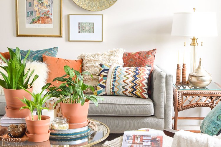 Custom Throw Pillows for Kids’ Rooms: Whimsical Designs and Cozy Comfort