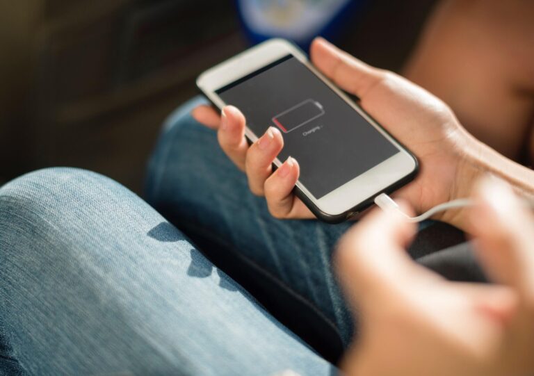 How to Choose the Best Mobile Charger for Your Device